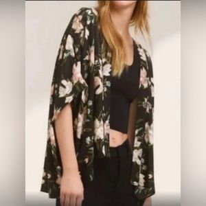 Aritizia Floral Short Coverup - Like New!